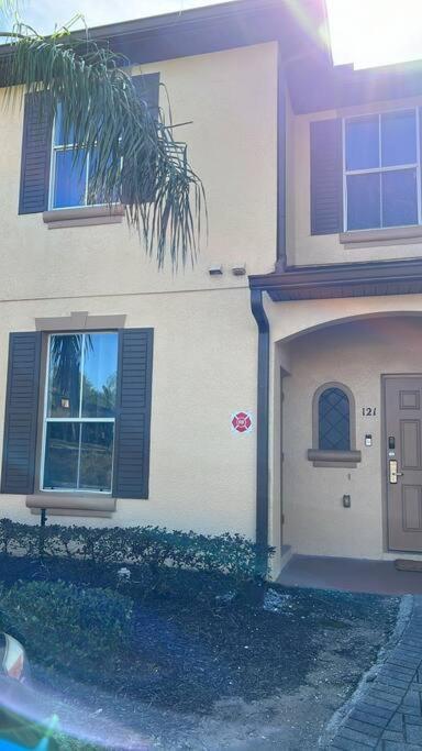 Vashay's Lovely Vacation Pad At