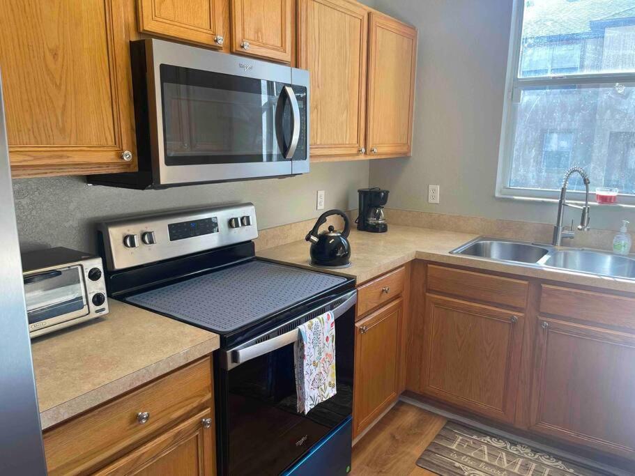 Vashay's Lovely Vacation Pad At * Davenport